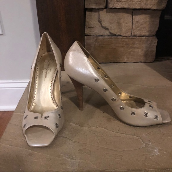 Brand New Jessica Simpson Pumps - Picture 3 of 4
